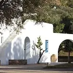 Hotel Far Out Village