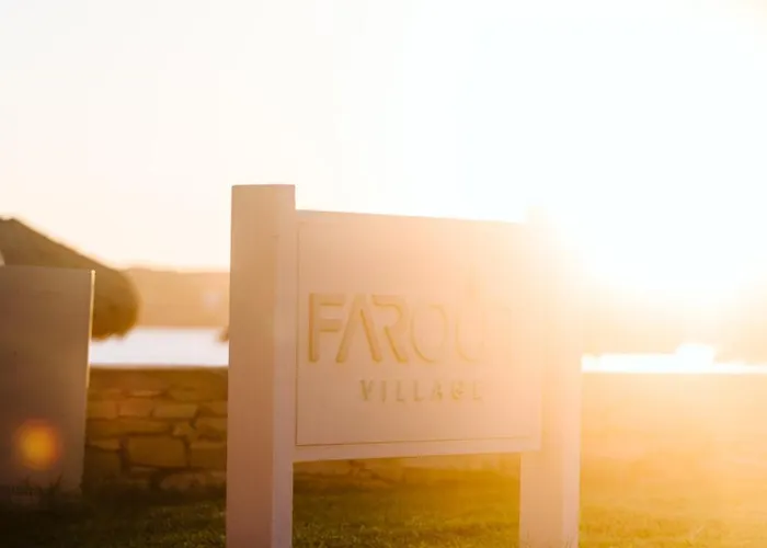 Hotel Far Out Village 3*