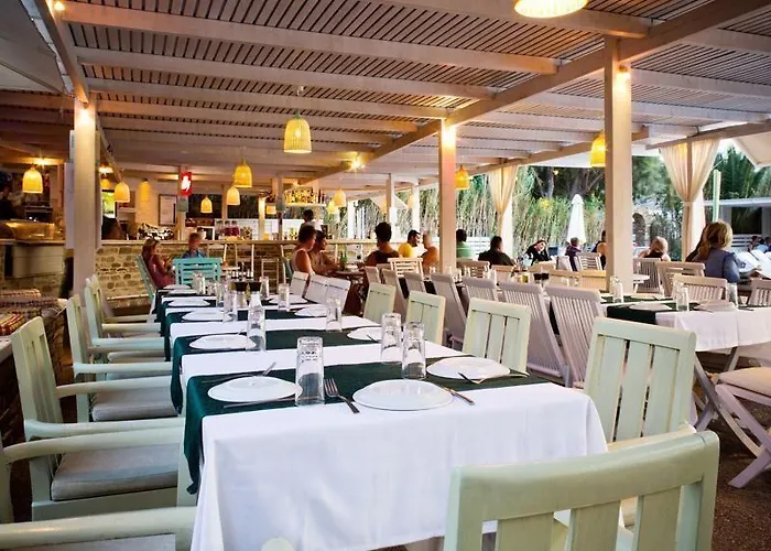 Hotel Far Out Village Mylopotas