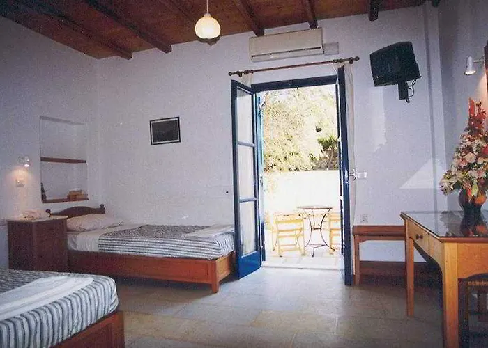 Hotel Far Out Village