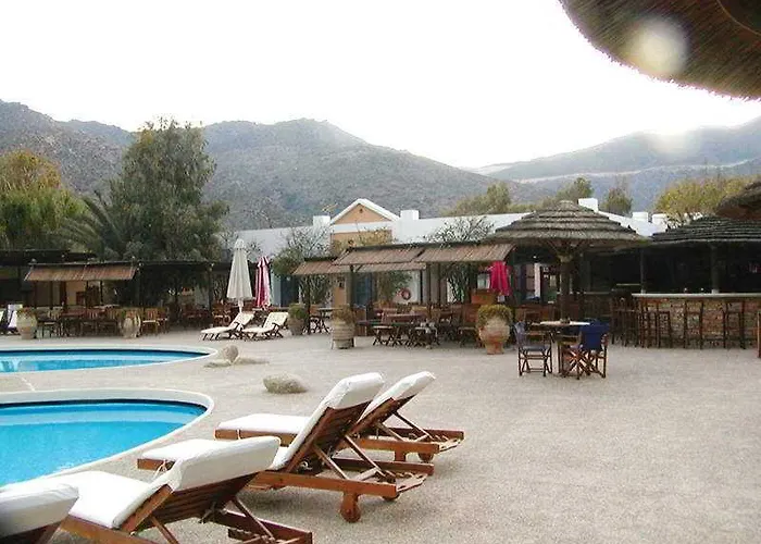 Hotel Far Out Village