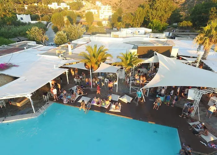 Hotel Far Out Village 3*