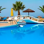 Hotel Far Out Village 3*
