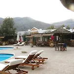 Hotell Far Out Village