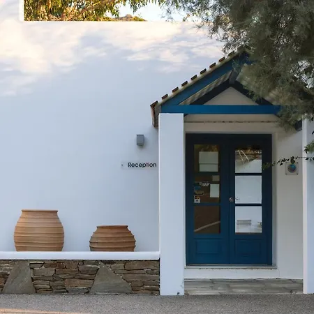 Far Out Village 3* Mylopotas