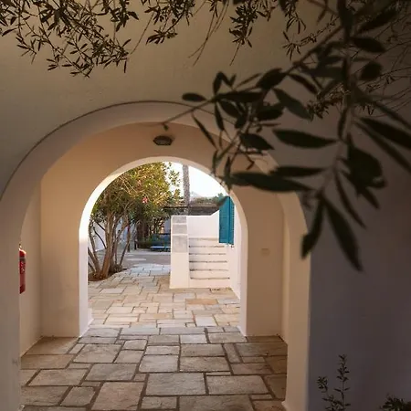 Hotel Far Out Village Mylopotas