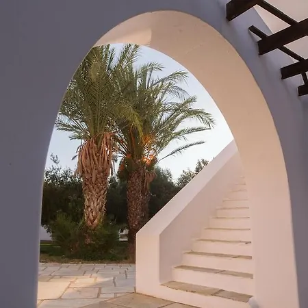 Hotel Far Out Village 3*