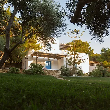 Ξενοδοχείο Far Out Village 3*