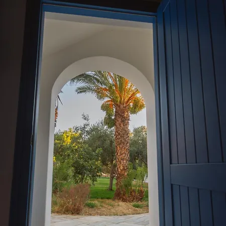 Hotell Far Out Village 3*