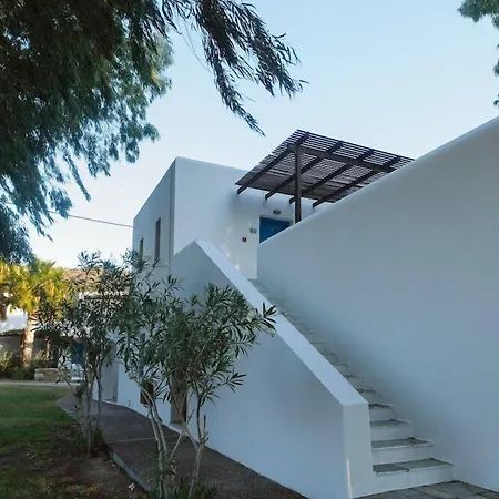 Hotel Far Out Village Mylopotas