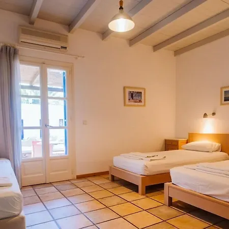 Ξενοδοχείο Far Out Village