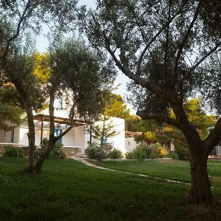 Far Out Village Hotel 3*