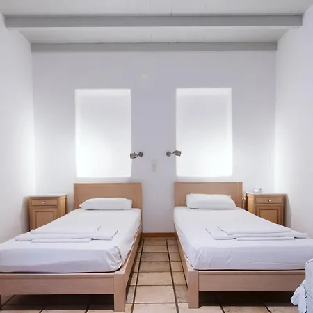Hotel Far Out Village 3*
