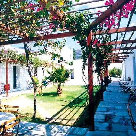 Ξενοδοχείο Far Out Village