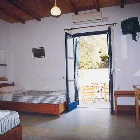 Ξενοδοχείο Far Out Village