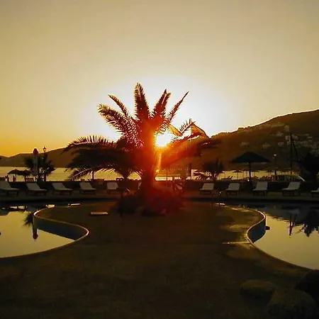 Hotel Far Out Village Mylopotas