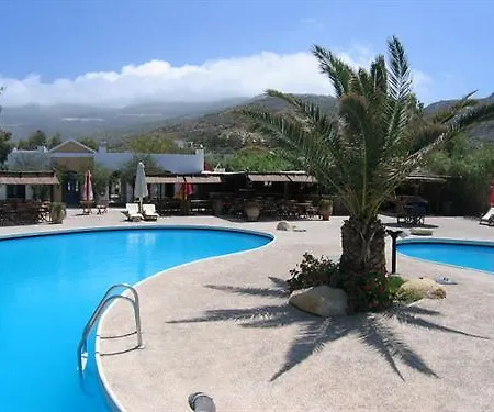 Hotel Far Out Village Mylopotas