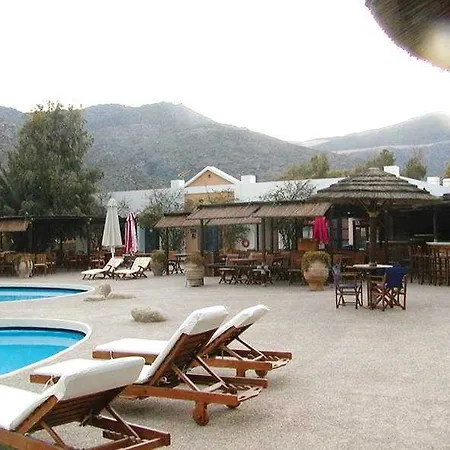 Ξενοδοχείο Far Out Village