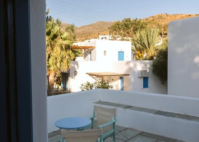 Far Out Village Ξενοδοχείο