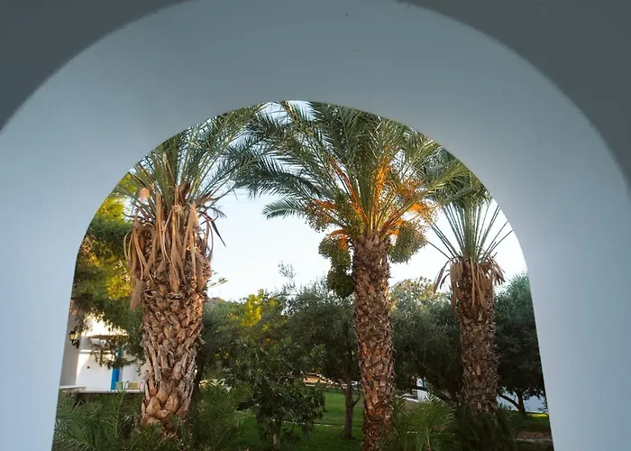 Ξενοδοχείο Far Out Village 3*