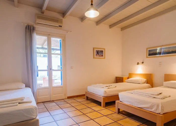 Ξενοδοχείο Far Out Village