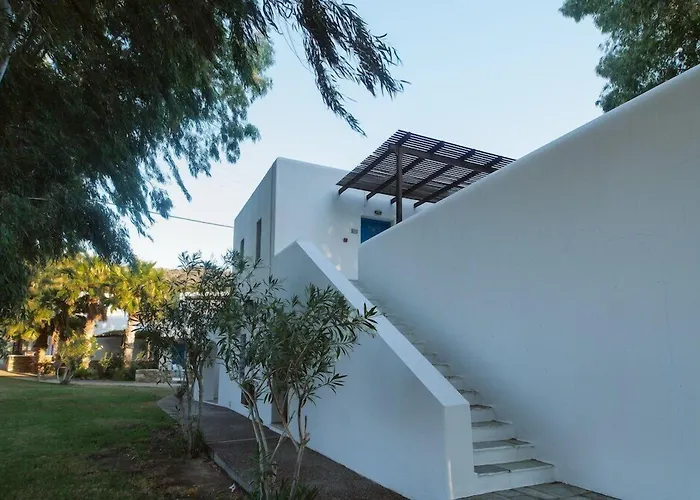 Hotel Far Out Village Mylopotas